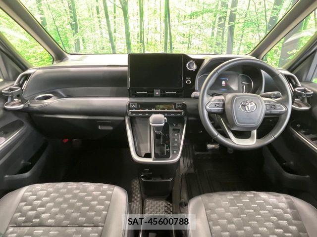 Toyota VOXY 2023-08 8369652-1