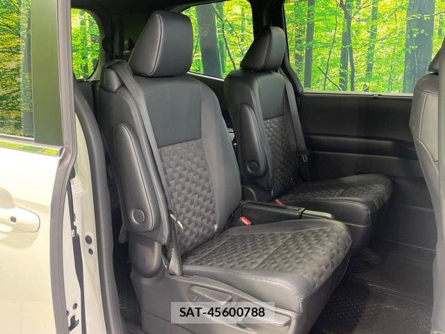 Toyota VOXY 2023-08 8369652-8