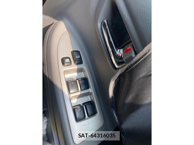 Toyota VOXY 2007-03 8369696-9