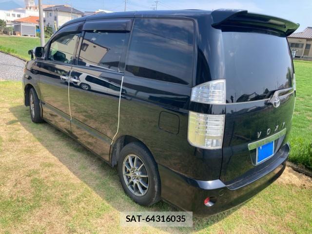 Toyota VOXY 2007-03 8369696-3