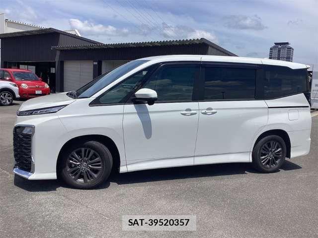 Toyota VOXY 2023-05 8369653-9