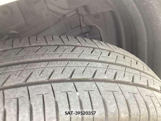 Toyota VOXY 2023-05 8369653-13
