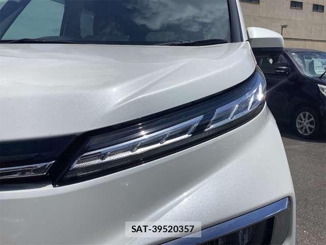 Toyota VOXY 2023-05 8369653-14