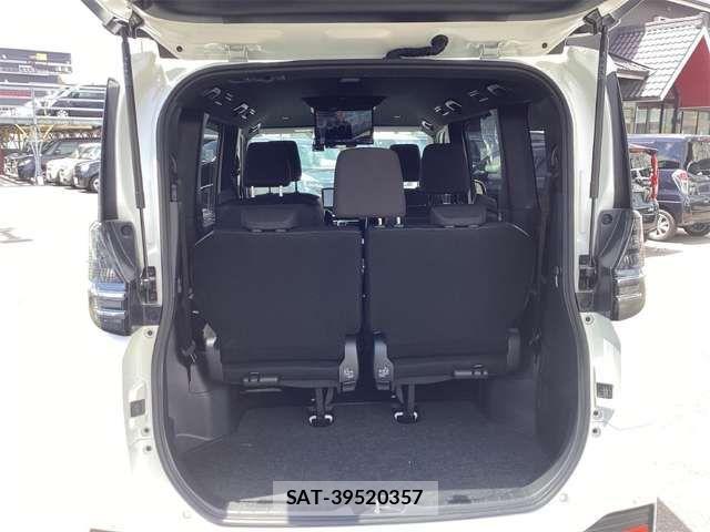 Toyota VOXY 2023-05 8369653-16