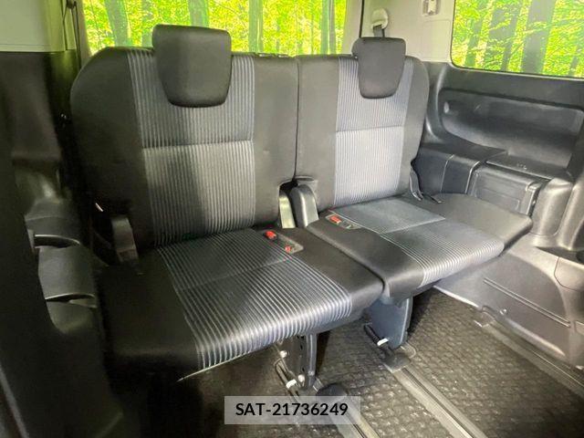 Toyota VOXY 2014-12 8369679-9