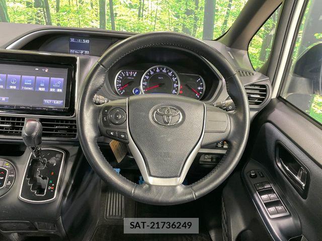 Toyota VOXY 2014-12 8369679-11