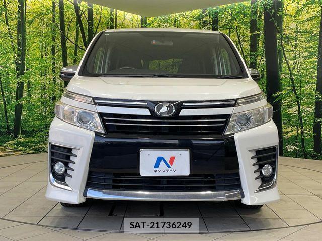Toyota VOXY 2014-12 8369679-14