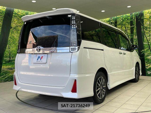 Toyota VOXY 2014-12 8369679-16
