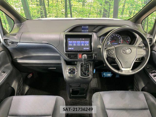 Toyota VOXY 2014-12 8369679-1