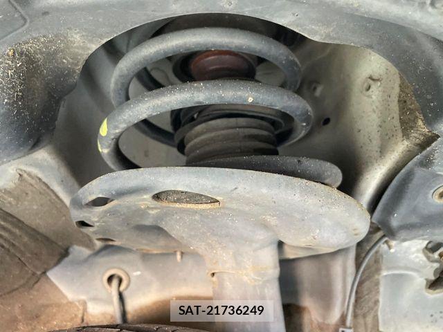Toyota VOXY 2014-12 8369679-19