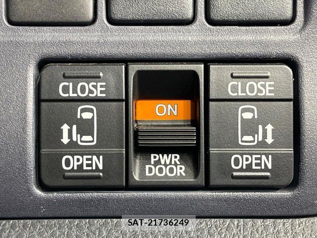 Toyota VOXY 2014-12 8369679-2