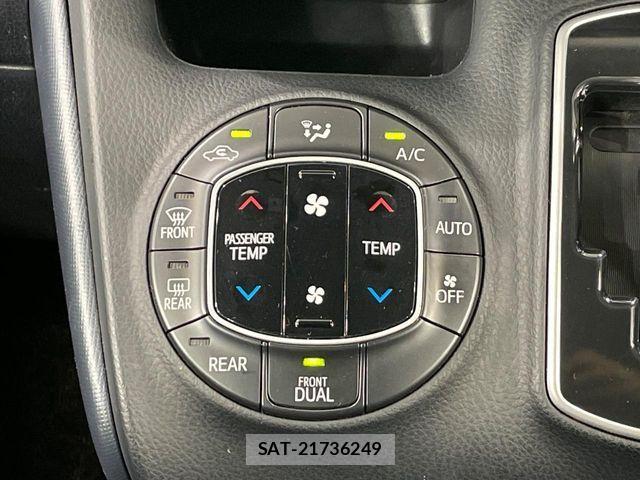 Toyota VOXY 2014-12 8369679-6