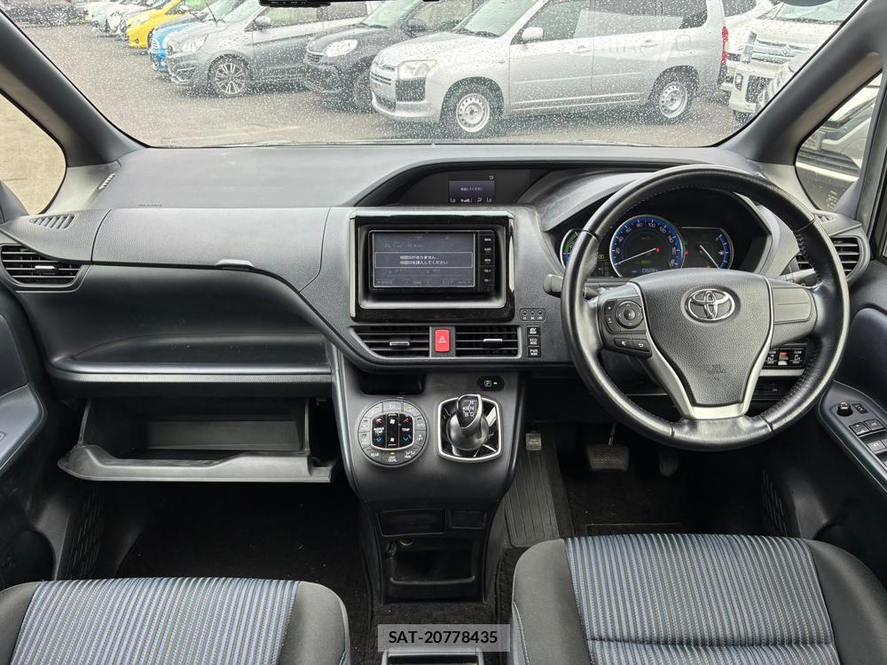 Toyota VOXY HYBRID 2016-04 8312114-12