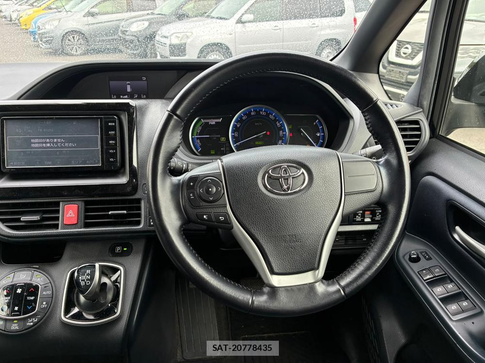 Toyota VOXY HYBRID 2016-04 8312114-13
