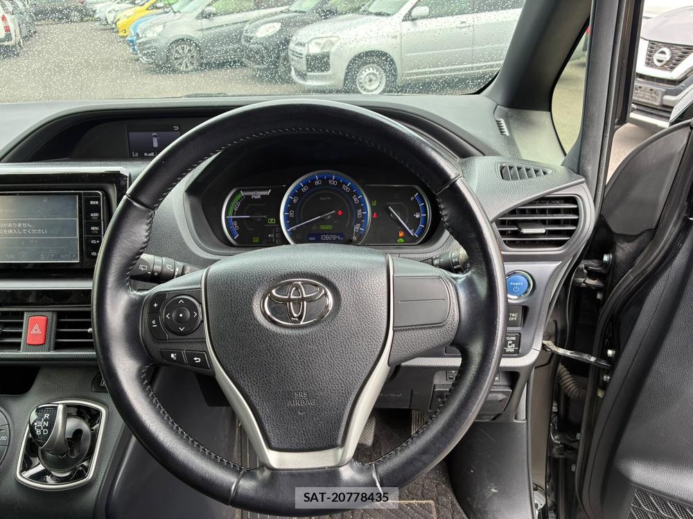 Toyota VOXY HYBRID 2016-04 8312114-14
