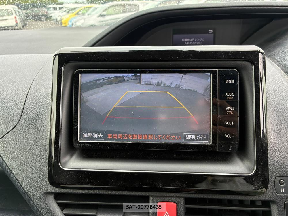 Toyota VOXY HYBRID 2016-04 8312114-17