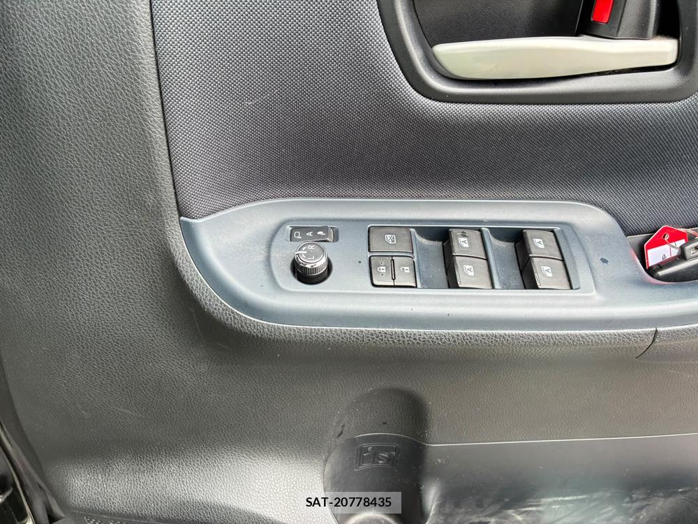 Toyota VOXY HYBRID 2016-04 8312114-19