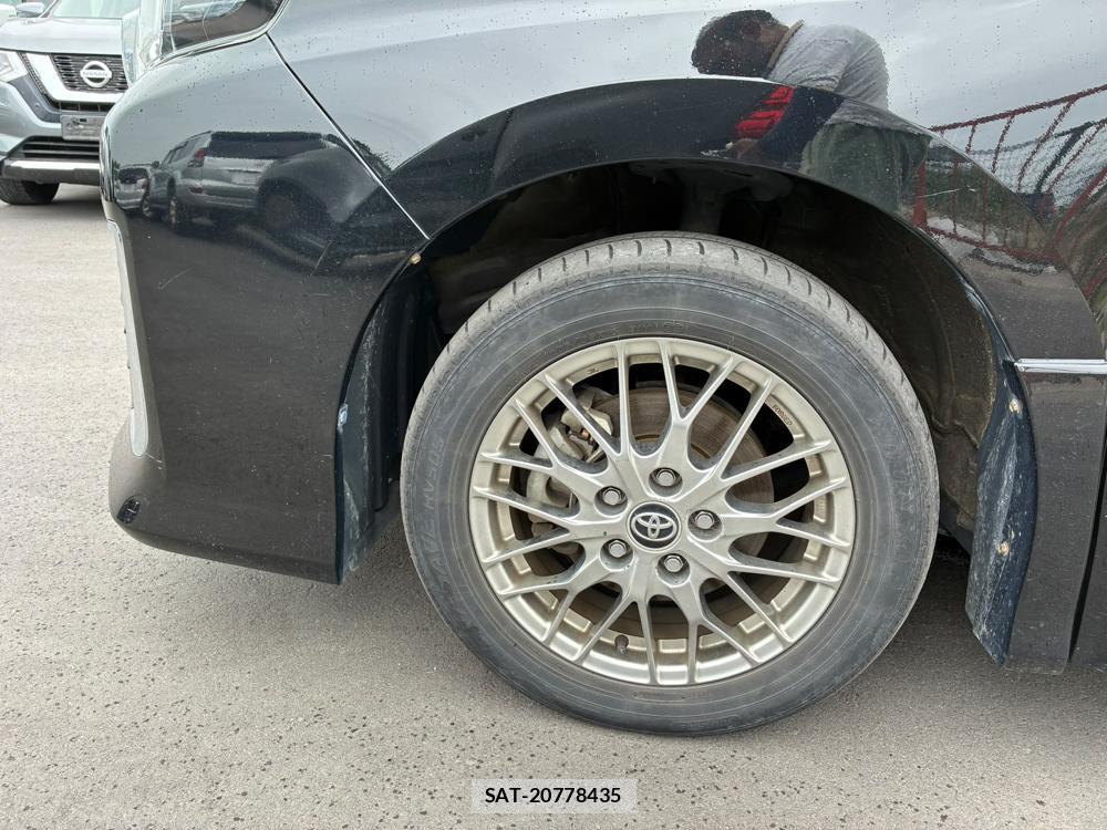 Toyota VOXY HYBRID 2016-04 8312114-26