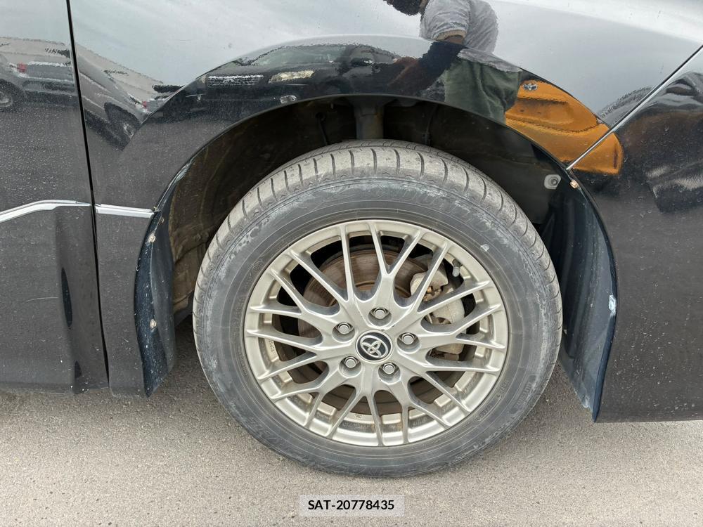 Toyota VOXY HYBRID 2016-04 8312114-27