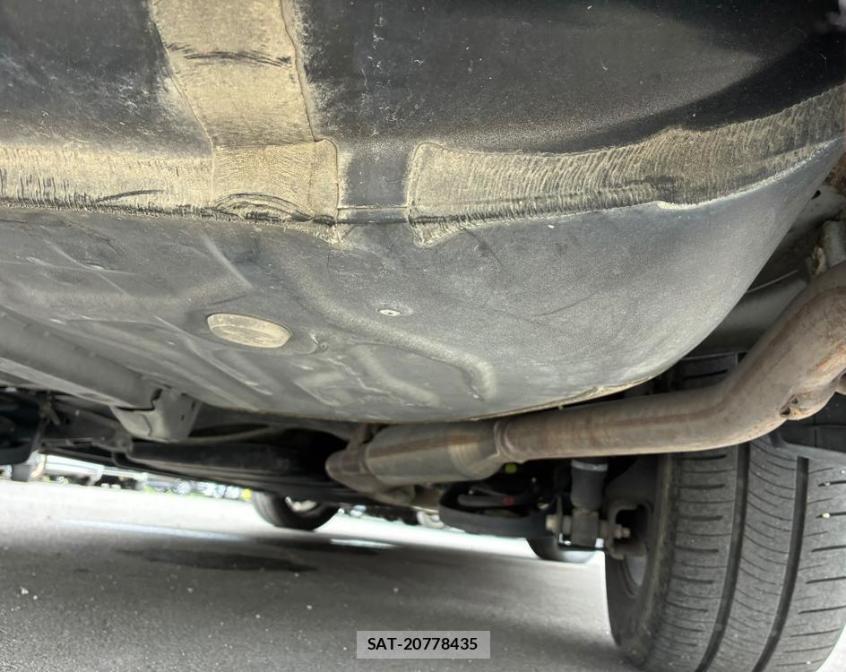 Toyota VOXY HYBRID 2016-04 8312114-33