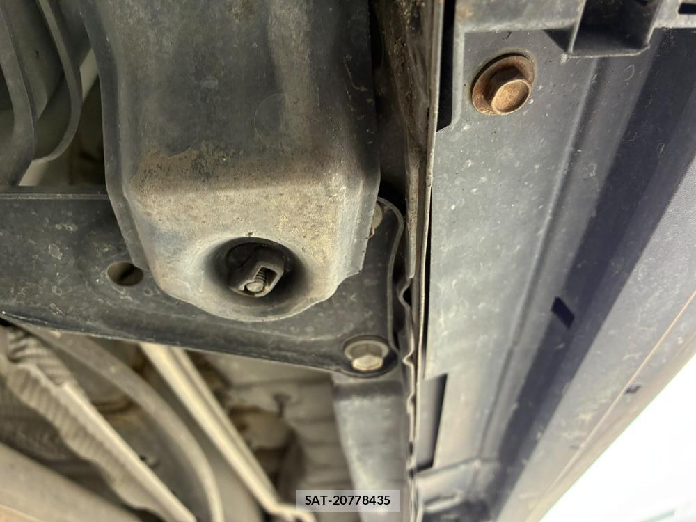 Toyota VOXY HYBRID 2016-04 8312114-34