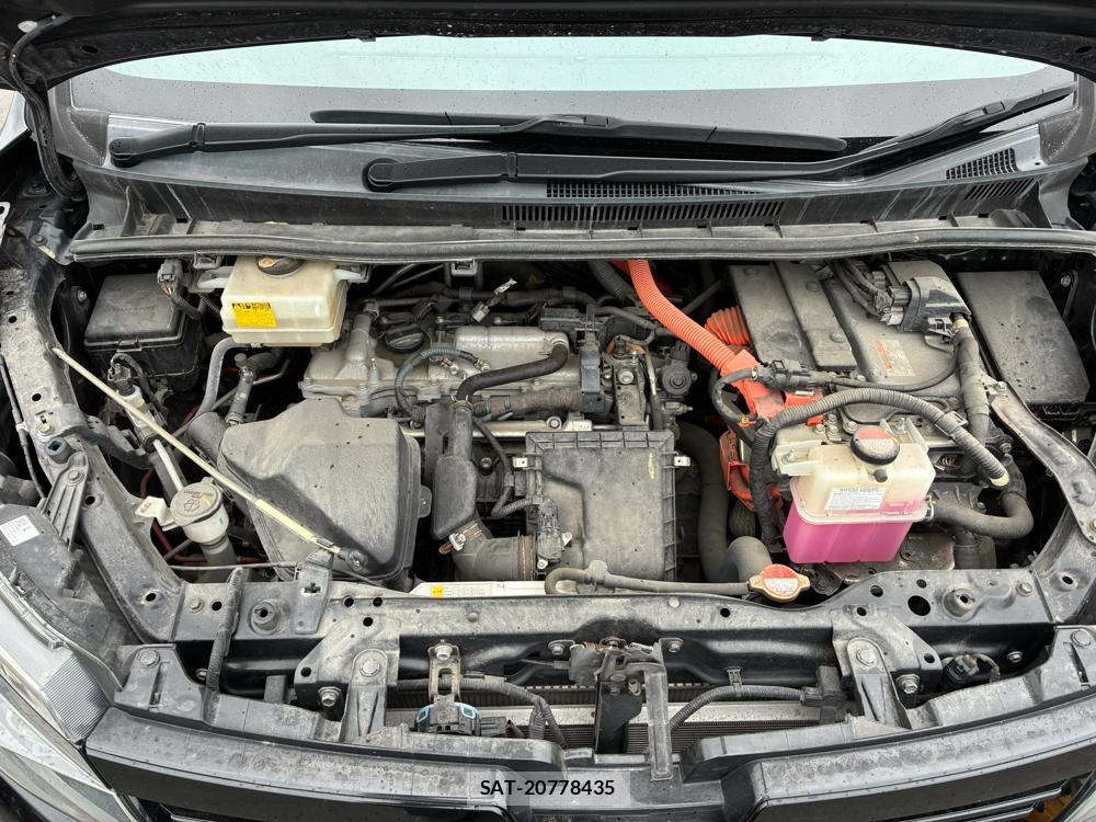 Toyota VOXY HYBRID 2016-04 8312114-35