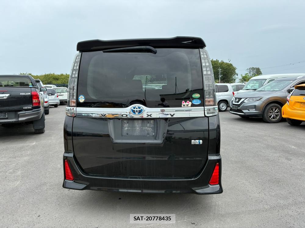 Toyota VOXY HYBRID 2016-04 8312114-3