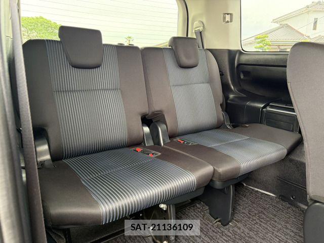 Toyota VOXY 2016-08 8369674-16