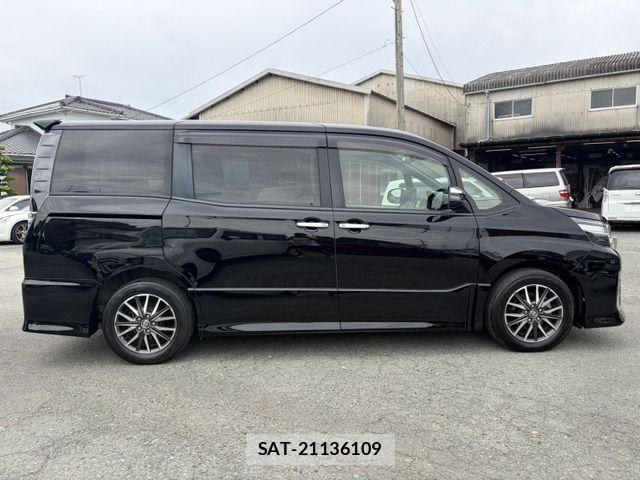 Toyota VOXY 2016-08 8369674-6