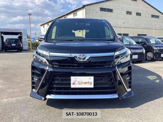 Toyota VOXY 2021-04 8369657-11