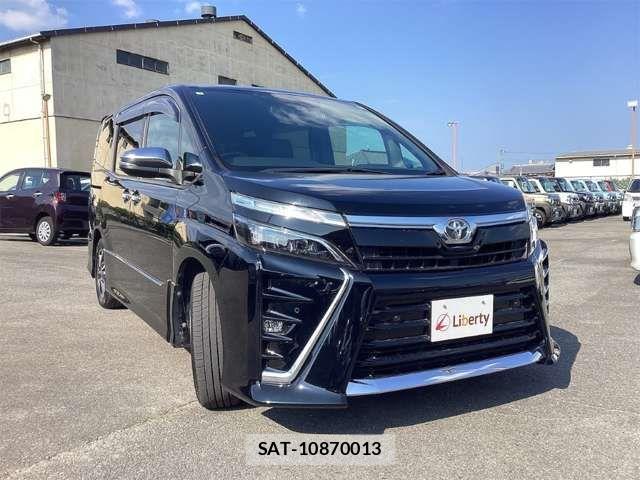 Toyota VOXY 2021-04 8369657-12