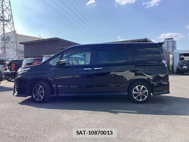 Toyota VOXY 2021-04 8369657-16