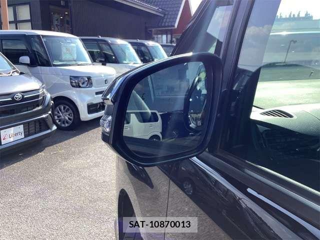 Toyota VOXY 2021-04 8369657-17
