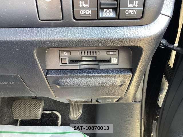 Toyota VOXY 2021-04 8369657-6