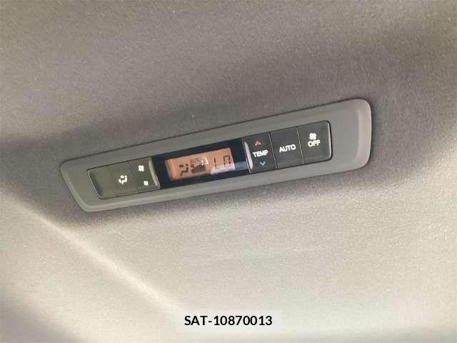 Toyota VOXY 2021-04 8369657-8