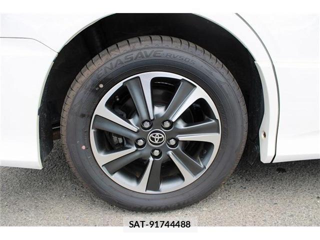 Toyota VOXY 2021-03 8369670-17
