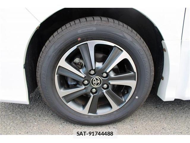 Toyota VOXY 2021-03 8369670-19