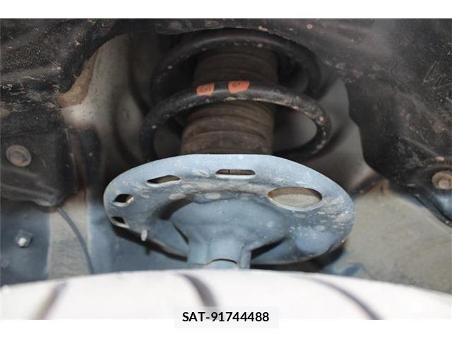 Toyota VOXY 2021-03 8369670-20