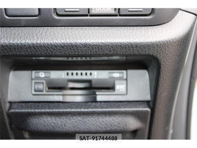 Toyota VOXY 2021-03 8369670-6