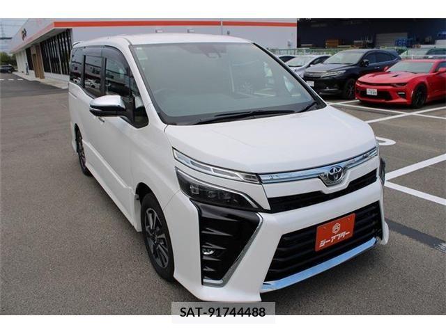 Toyota VOXY 2021-03 8369670-8