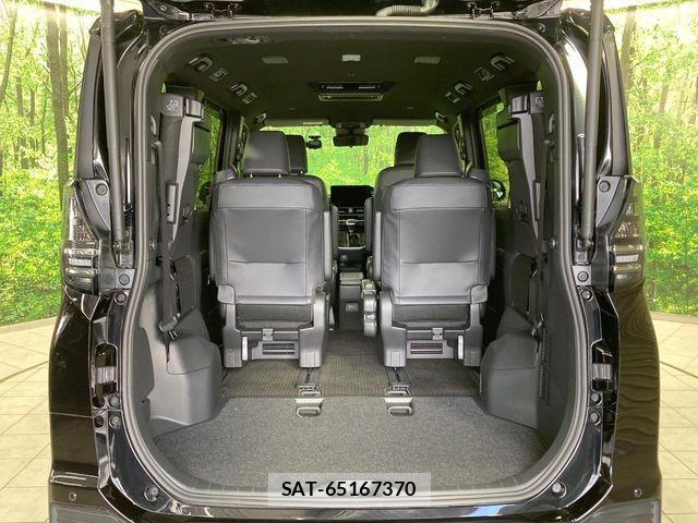 Toyota VOXY 2024-10 8369649-10
