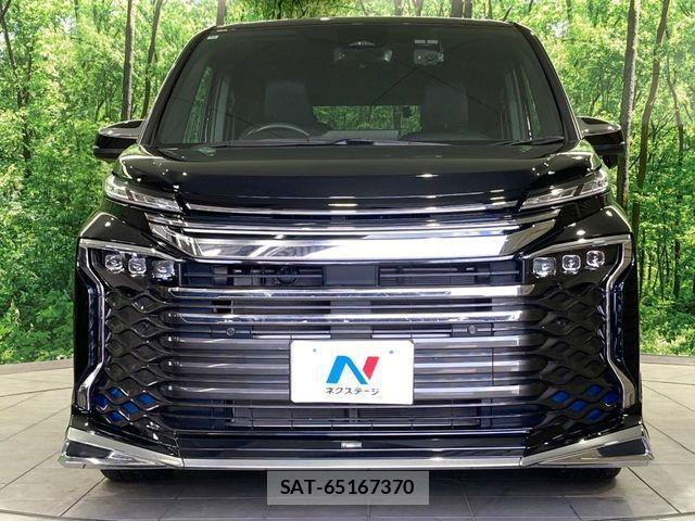 Toyota VOXY 2024-10 8369649-14