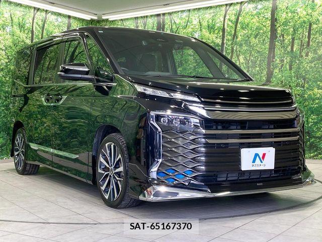 Toyota VOXY 2024-10 8369649-16