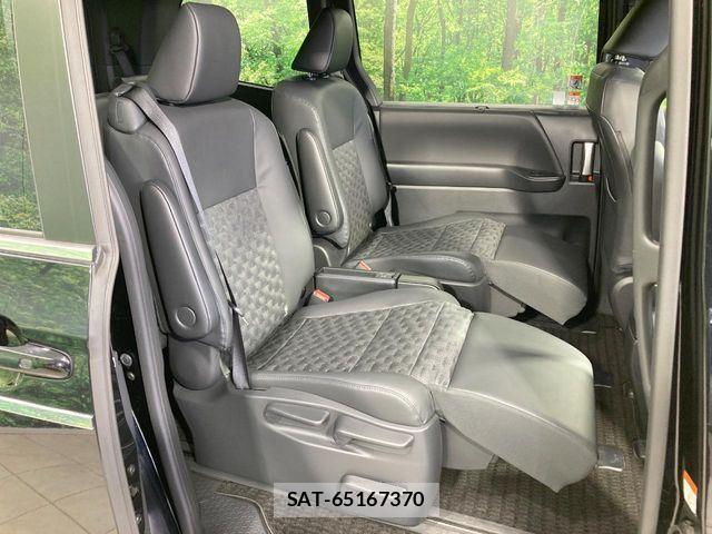 Toyota VOXY 2024-10 8369649-8