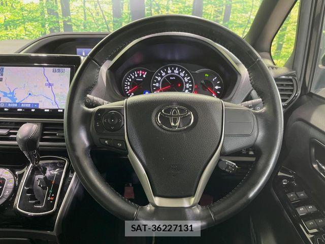 Toyota VOXY 2019-04 8369658-12