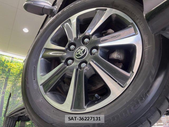 Toyota VOXY 2019-04 8369658-14