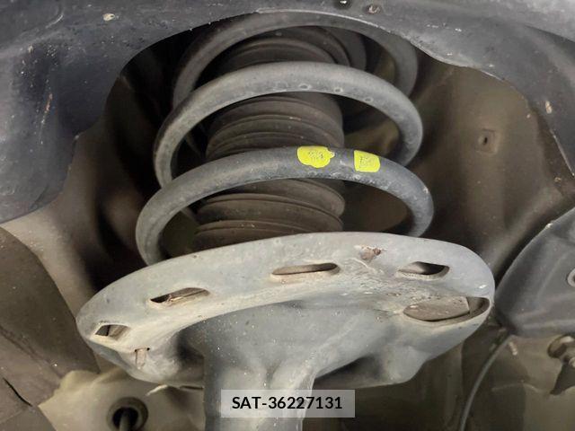Toyota VOXY 2019-04 8369658-19
