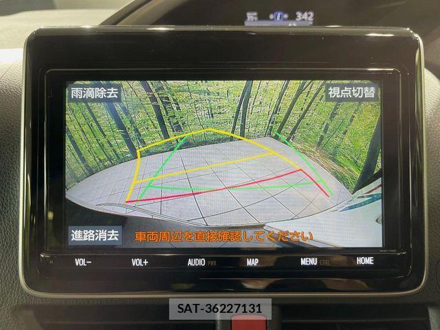 Toyota VOXY 2019-04 8369658-4