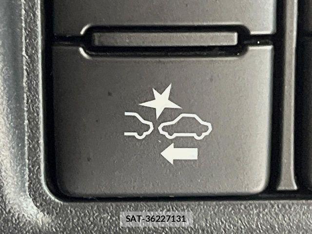 Toyota VOXY 2019-04 8369658-5