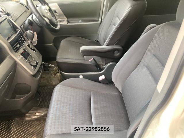 Toyota VOXY 2008-03 8369691-12